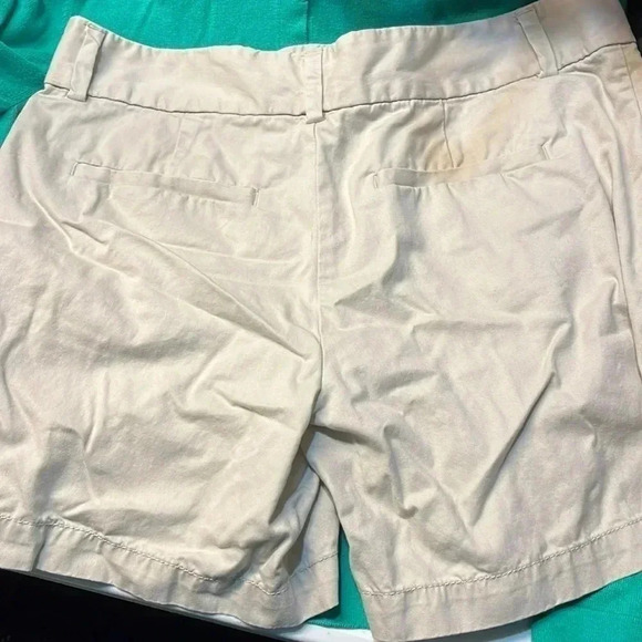 ANN TAYLOR LOFT size 6 shorts - Picture 3 of 3